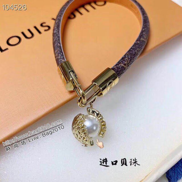Louis Vuitton新款飾品 路易威登老花皮手鏈 LV羽毛包珍珠手環  zglv2163